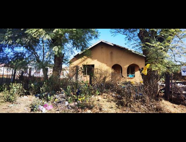 4 BEDROOM FREESTANDING FOR SALE IN MPOPHOMENI